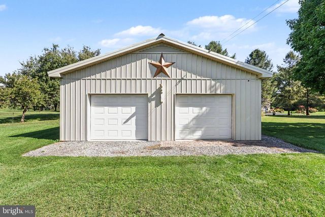 837 YORK RD, Carlisle, PA 17015