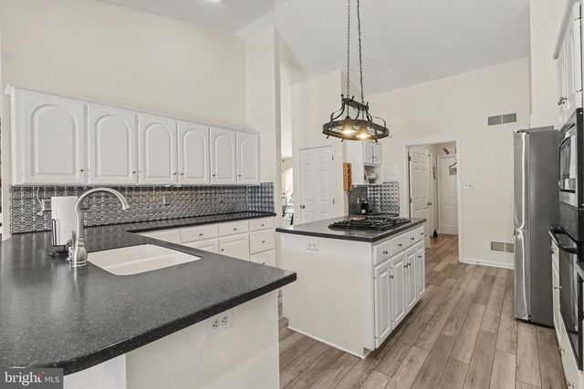 837 YORK RD, Carlisle, PA 17015