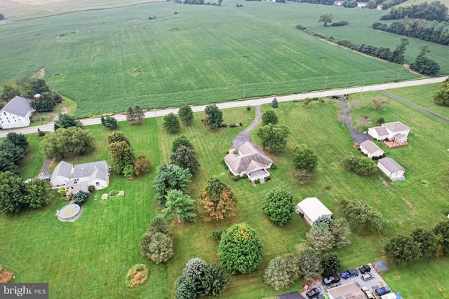 837 YORK RD, Carlisle, PA 17015