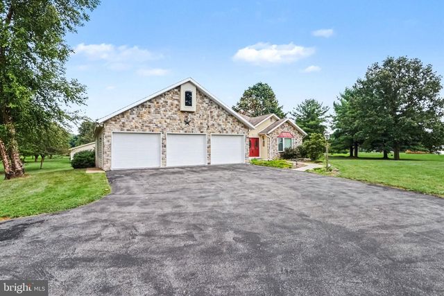 837 YORK RD, Carlisle, PA 17015