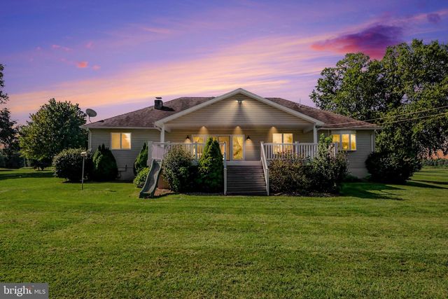 837 YORK RD, Carlisle, PA 17015