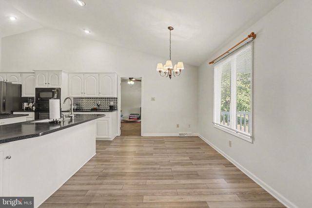 837 YORK RD, Carlisle, PA 17015