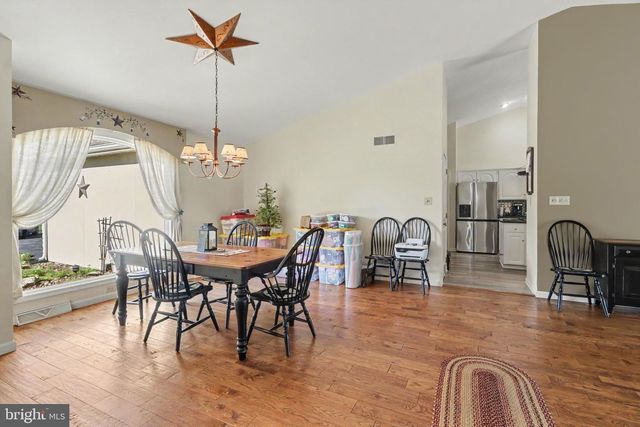 837 YORK RD, Carlisle, PA 17015
