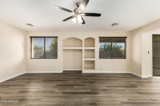 2225 W APACHE RAIN Road, Phoenix, AZ 85085