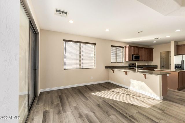 2225 W APACHE RAIN Road, Phoenix, AZ 85085