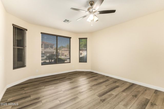 2225 W APACHE RAIN Road, Phoenix, AZ 85085