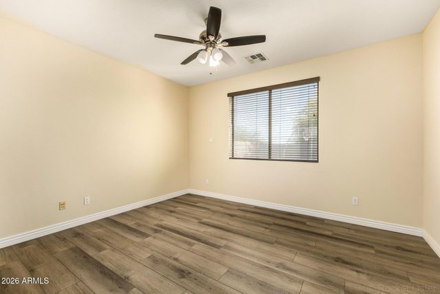 2225 W APACHE RAIN Road, Phoenix, AZ 85085