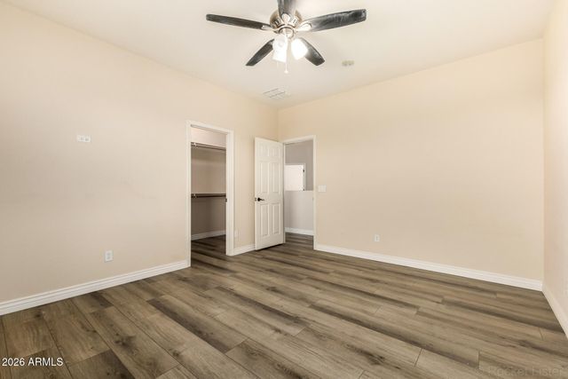 2225 W APACHE RAIN Road, Phoenix, AZ 85085