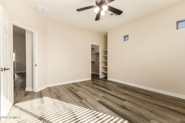 2225 W APACHE RAIN Road, Phoenix, AZ 85085