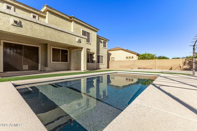 2225 W APACHE RAIN Road, Phoenix, AZ 85085