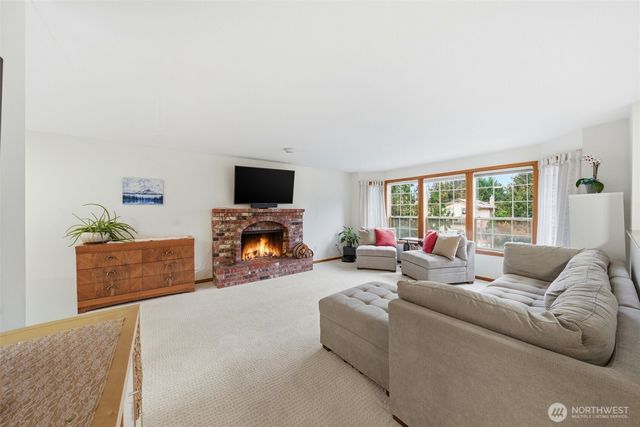 22305 SE 244th Place, Maple Valley, WA 98038