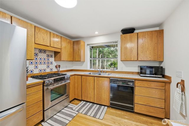 22305 SE 244th Place, Maple Valley, WA 98038