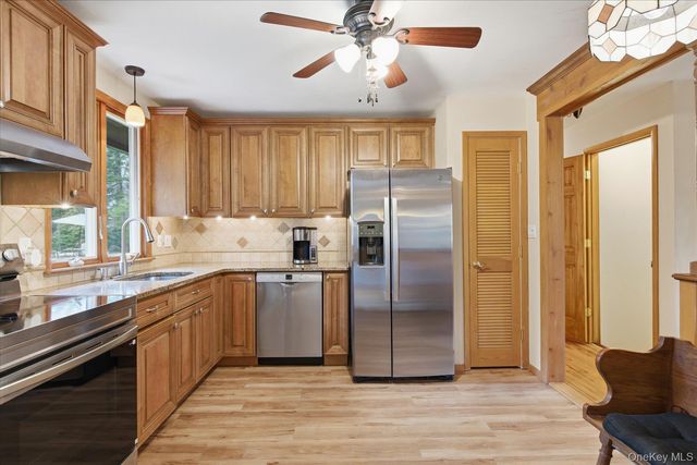 186 Radio Avenue, Miller Place, NY 11764