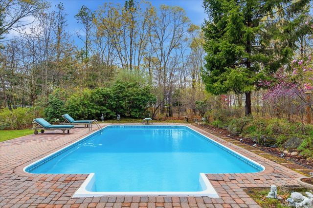 186 Radio Avenue, Miller Place, NY 11764