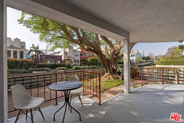 2300 Grand Canal, Venice, CA 90291