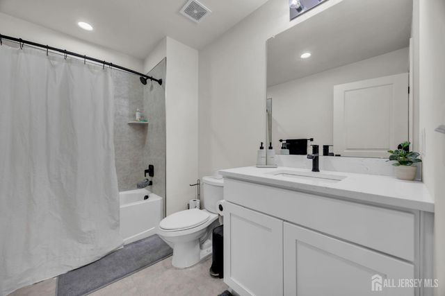 1497 Thomas Avenue, North Brunswick, NJ 08902