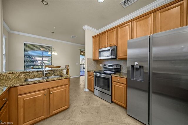 9495 Napoli LN # 201, Naples, FL 34113