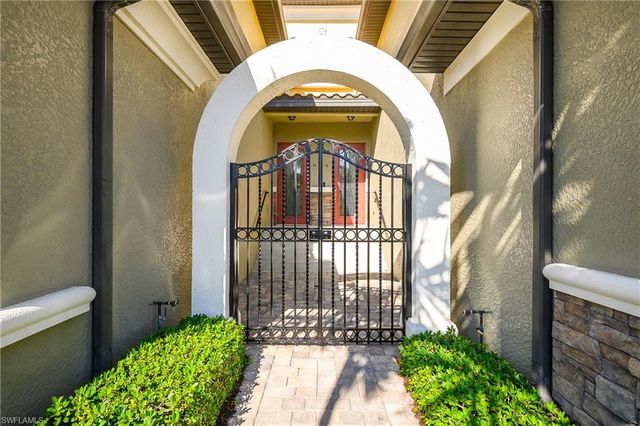 9495 Napoli LN # 201, Naples, FL 34113