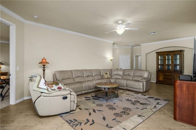 9495 Napoli LN # 201, Naples, FL 34113
