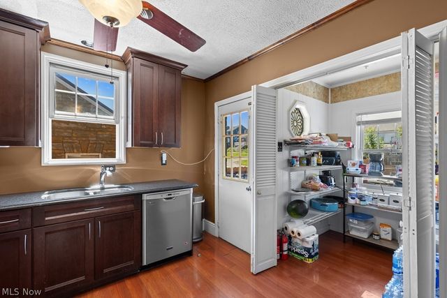3813 Collins Way, Weirton, WV 26062
