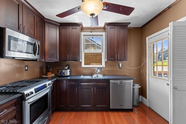 3813 Collins Way, Weirton, WV 26062
