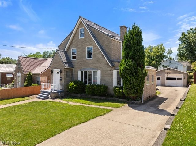 3813 Collins Way, Weirton, WV 26062