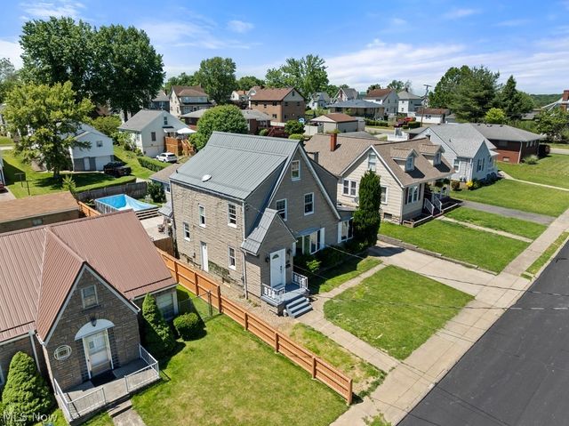 3813 Collins Way, Weirton, WV 26062