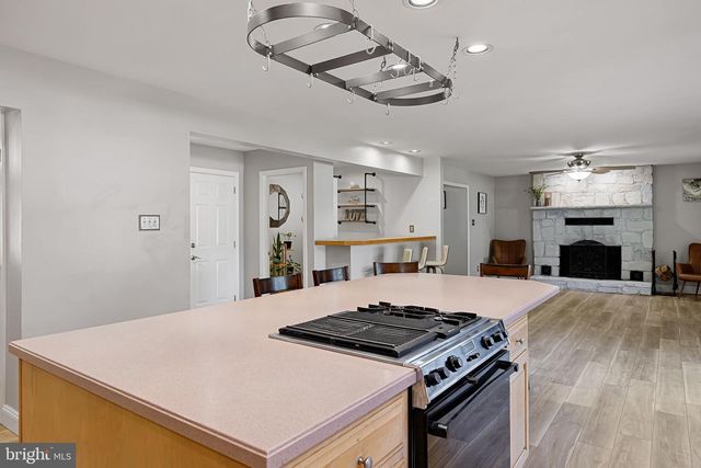 15 LAWRENCE AVE, Newark, DE 19711