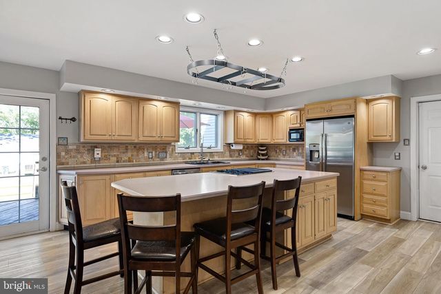 15 LAWRENCE AVE, Newark, DE 19711