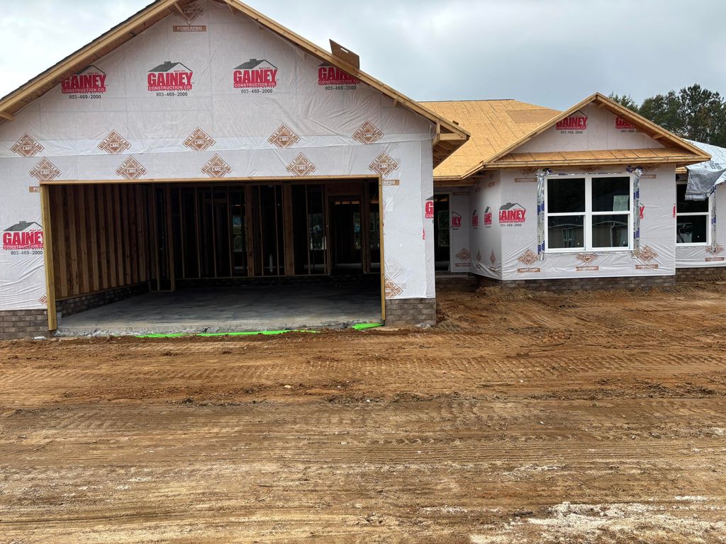 3965 Peakvalley, Sumter, SC 29154