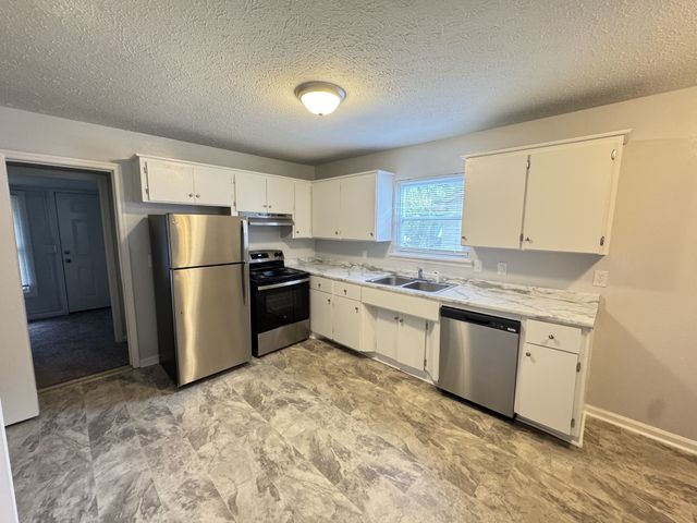 3225 Lakeford Dr, Nashville, TN 37214