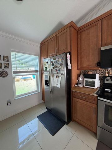 36 LAKEPOINTE CIRCLE, Kissimmee, FL 34743