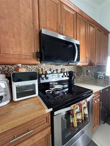 36 LAKEPOINTE CIRCLE, Kissimmee, FL 34743