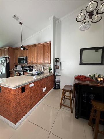 36 LAKEPOINTE CIRCLE, Kissimmee, FL 34743