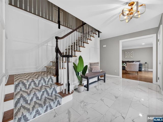 5 Sycamore Court, Ramsey, NJ 07446