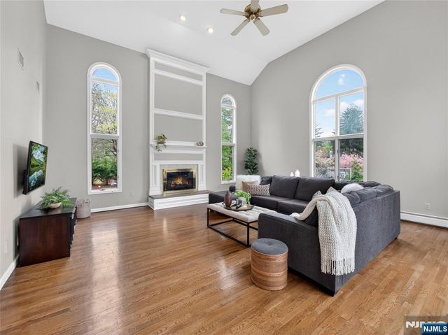 5 Sycamore Court, Ramsey, NJ 07446