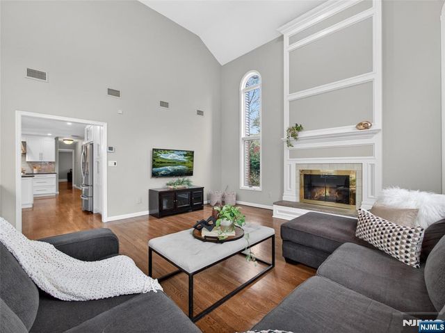 5 Sycamore Court, Ramsey, NJ 07446