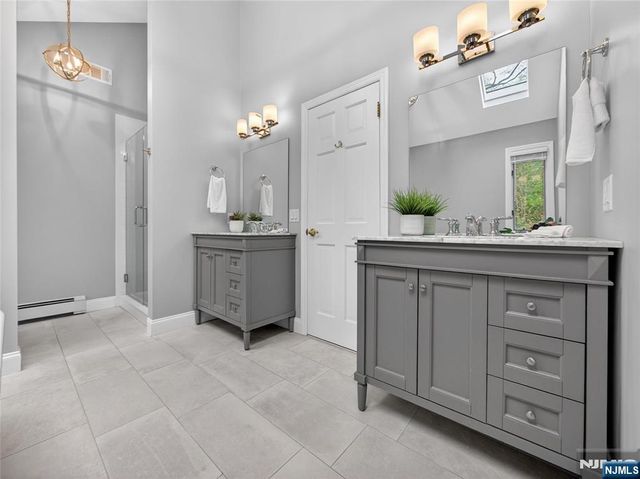 5 Sycamore Court, Ramsey, NJ 07446