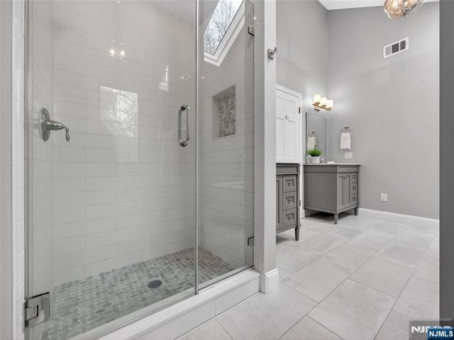 5 Sycamore Court, Ramsey, NJ 07446