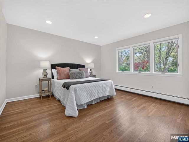 5 Sycamore Court, Ramsey, NJ 07446