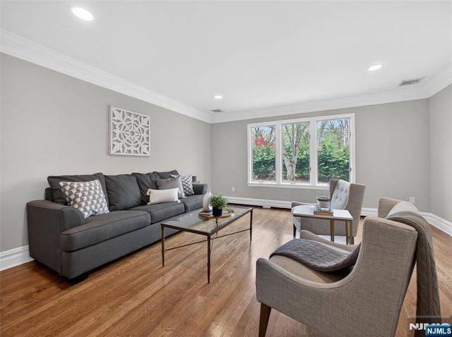 5 Sycamore Court, Ramsey, NJ 07446