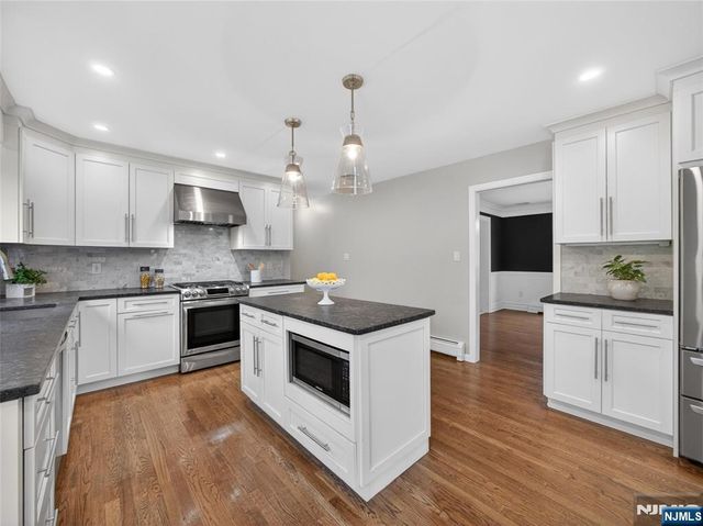 5 Sycamore Court, Ramsey, NJ 07446