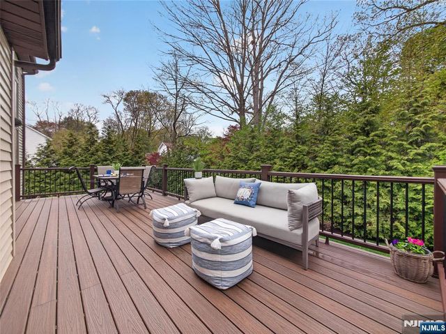 5 Sycamore Court, Ramsey, NJ 07446