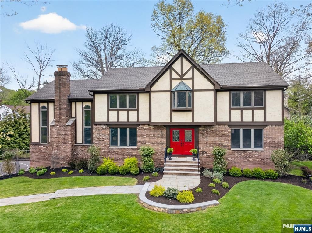 5 Sycamore Court, Ramsey, NJ 07446