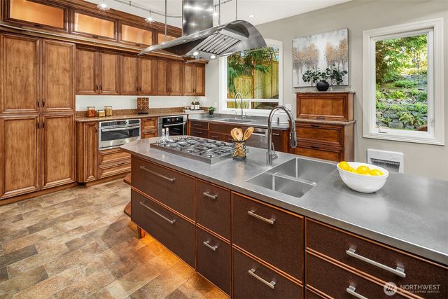 16290 SE 48th Drive, Bellevue, WA 98006