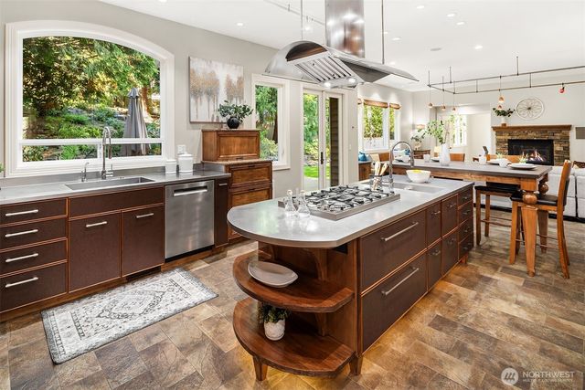 16290 SE 48th Drive, Bellevue, WA 98006