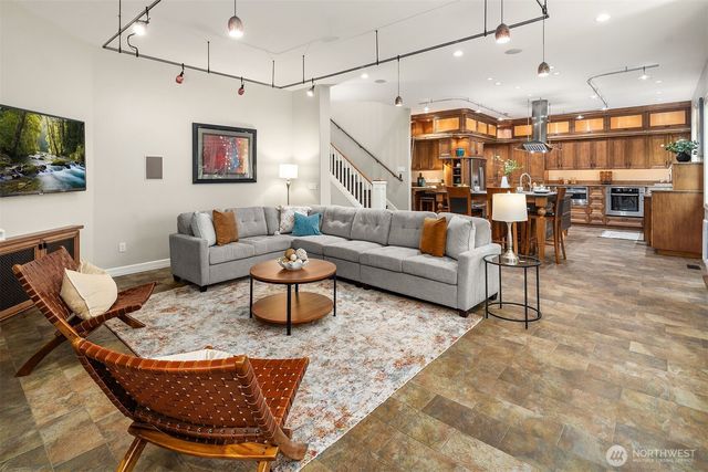 16290 SE 48th Drive, Bellevue, WA 98006