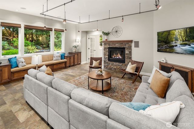 16290 SE 48th Drive, Bellevue, WA 98006