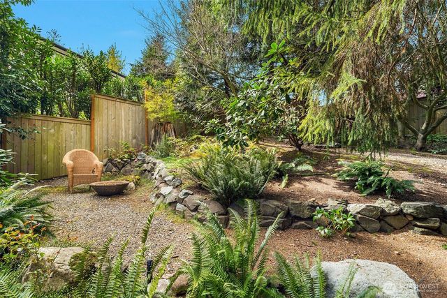 16290 SE 48th Drive, Bellevue, WA 98006
