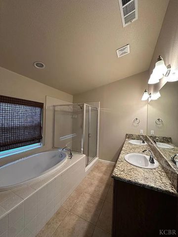 3107 W Oriole Avenue, Visalia, CA 93291